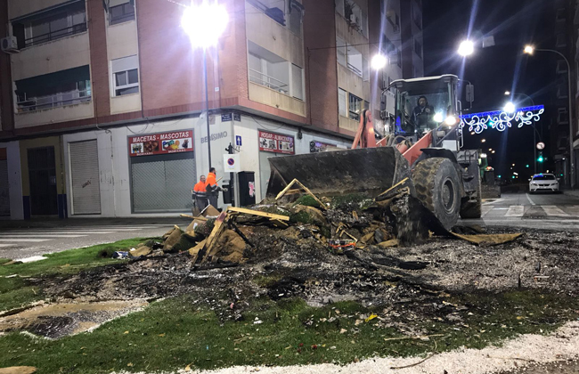 operarios equipo fovasa limpieza nit de la cremà valencia